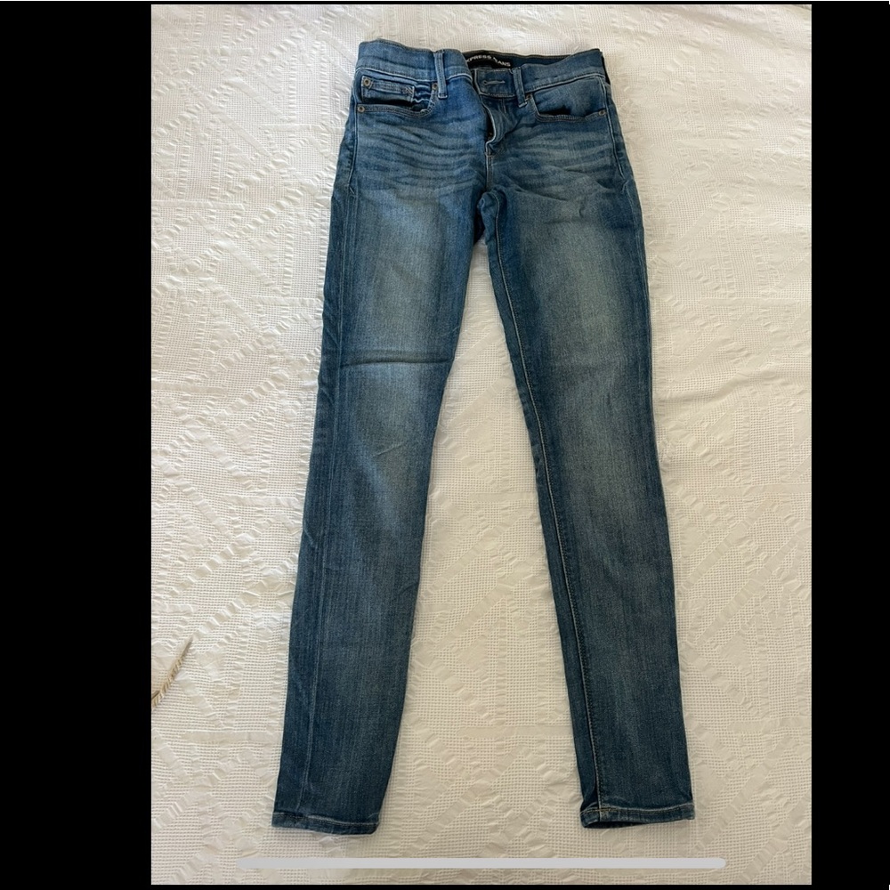 Express Mid-rise medium wash jeans
